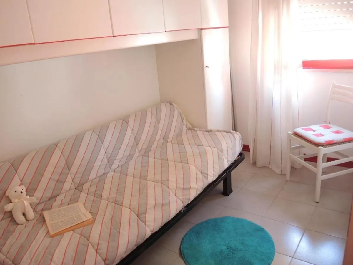 Flat In Residence With Swimming Pool In 비비오네 아파트